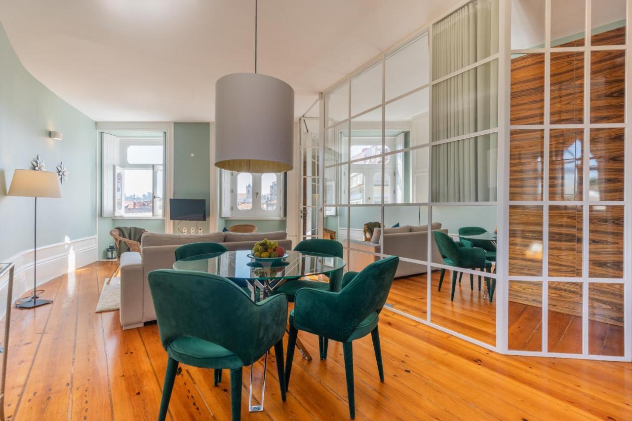 Clube Charming Apartments - Ribeira Porto Luaran gambar